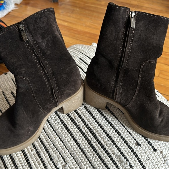 Boots - Picture 3 of 13